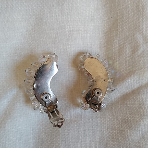 Vintage Iridesent Cresant Clip On Earrings - Picture 2 of 7